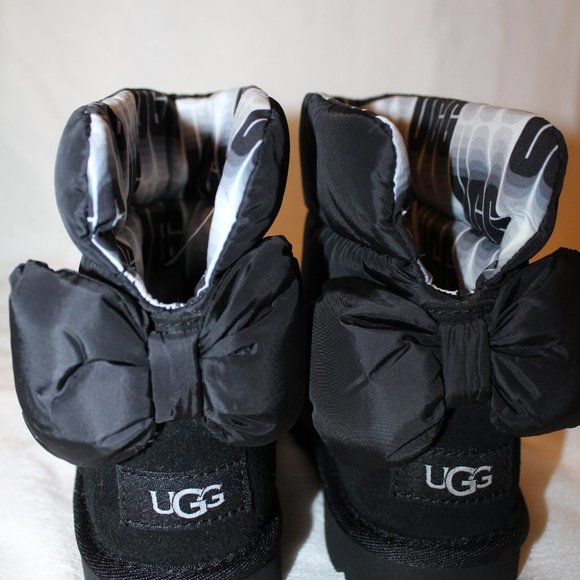 NIB UGG TODDLER BAILEY BOW SUEDE PUFFER WINTER SNOW BOOTS BLACK - Picture 9 of 9
